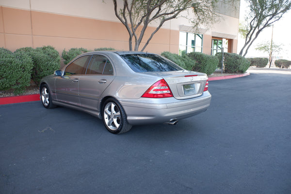 2005 Mercedes-Benz - C230 Kompressor