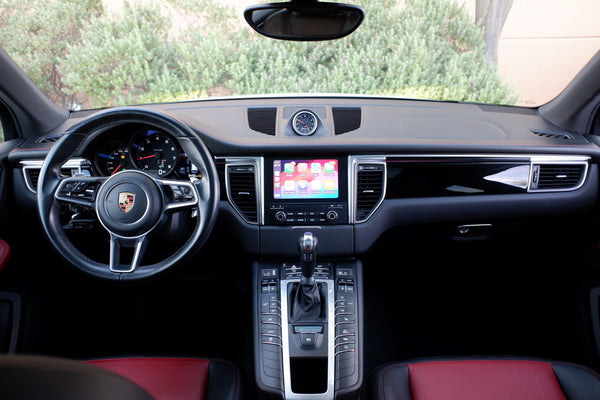 2018 Porsche Macan - White on Red