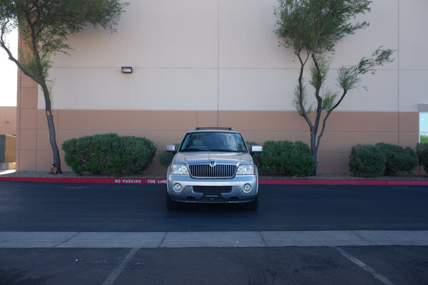 2004 Lincoln Navigator Luxury - 72k miles - AWD