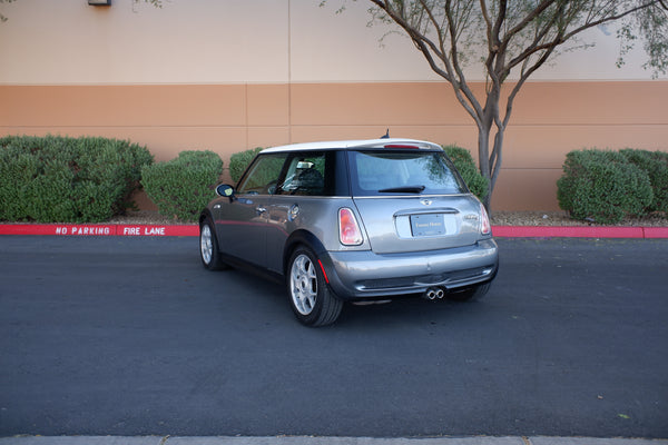 2005 Mini Cooper S - 6-speed manual - Panoramic Roof