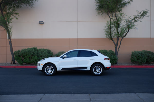 2018 Porsche Macan - White on Red