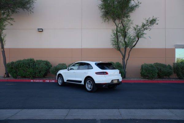 2018 Porsche Macan - White on Red