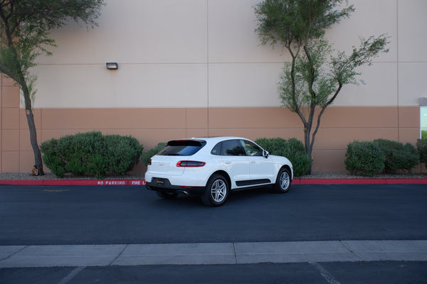 2018 Porsche Macan - White on Red