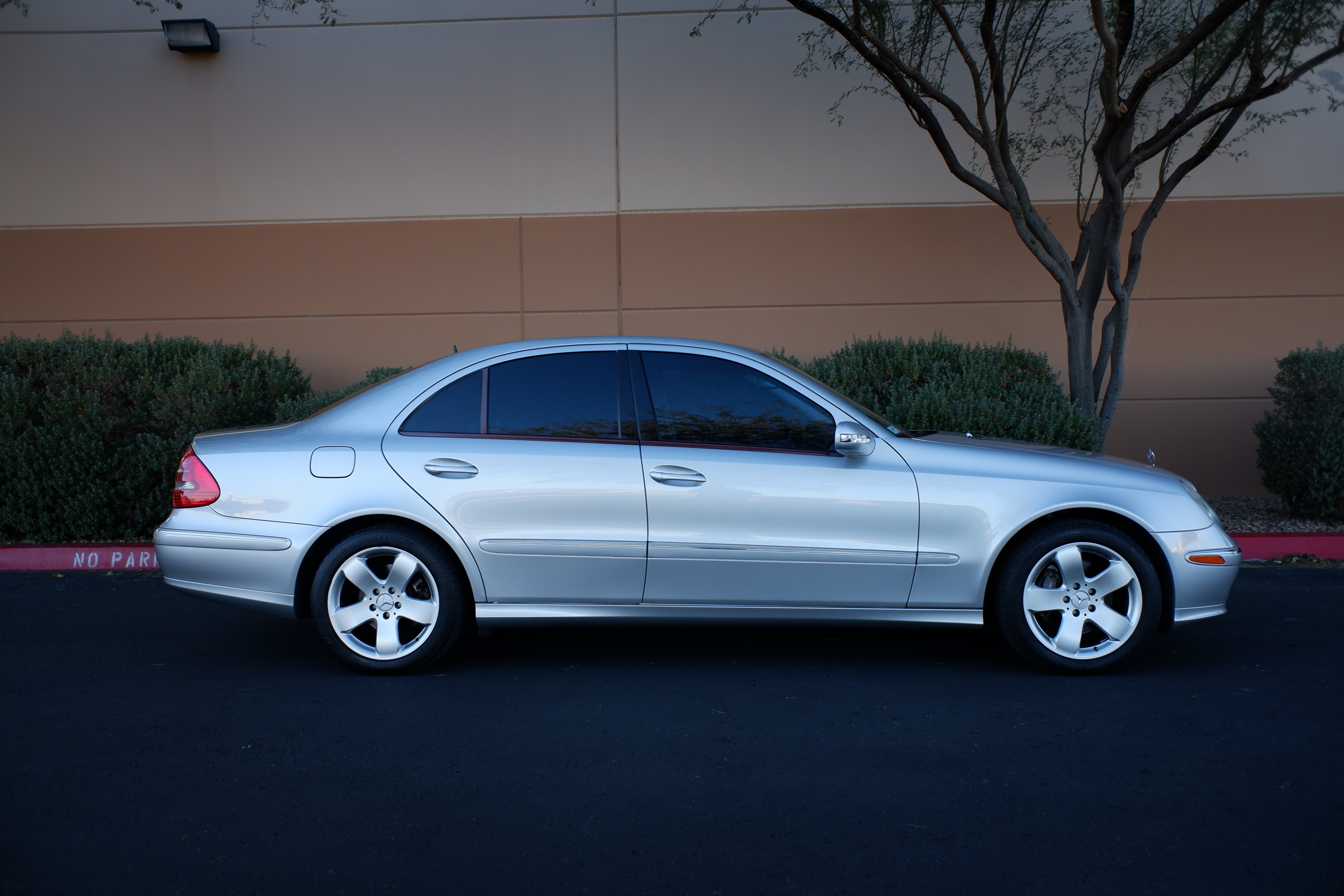 2005 Mercedes Benz E 500 photo 11