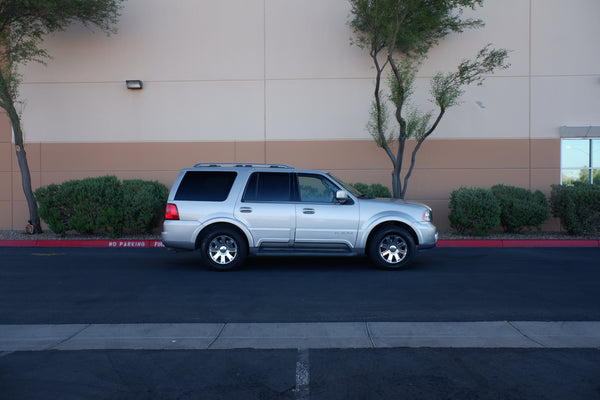 2004 Lincoln Navigator Luxury - 72k miles - AWD