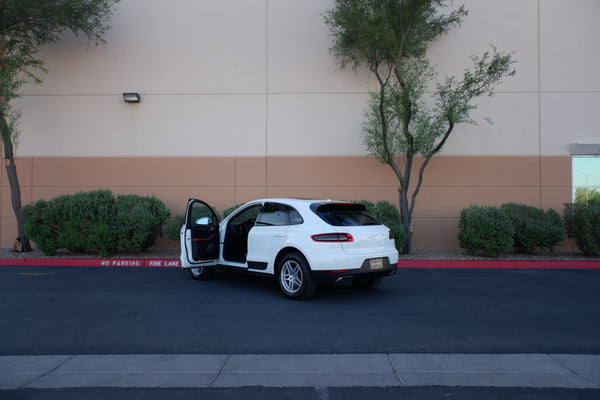 2018 Porsche Macan - White on Red