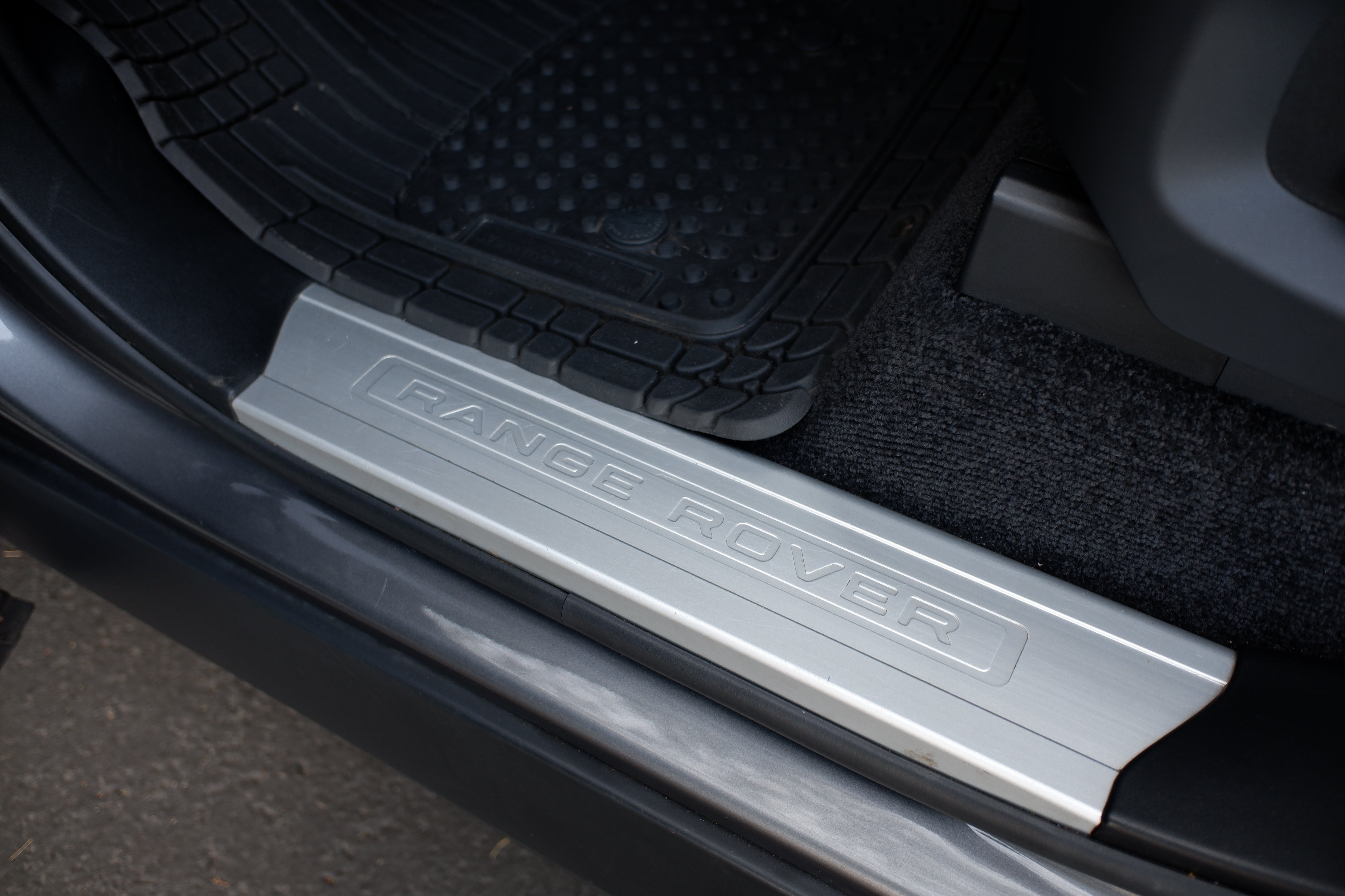 2016 Land Rover Range Rover HSE photo 16