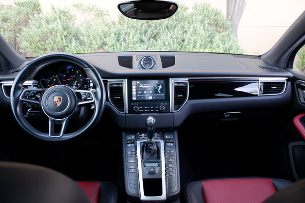 2018 Porsche Macan - White on Red