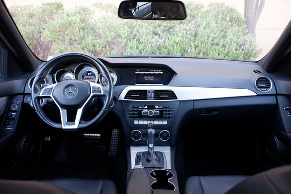 2013 Mercedes-Benz C250 w/ rear view camera