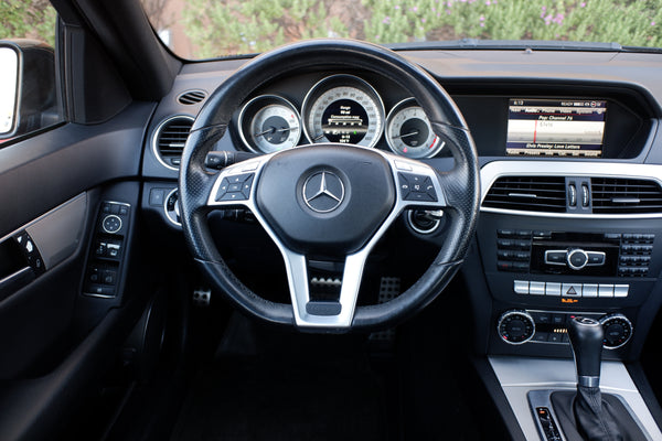 2013 Mercedes-Benz C250 w/ rear view camera