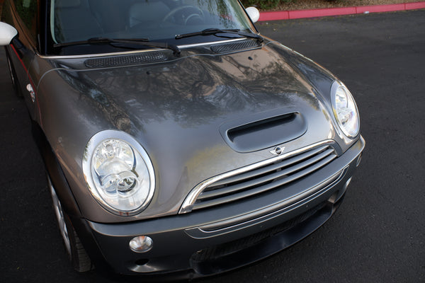 2005 Mini Cooper S - 6-speed manual - Panoramic Roof