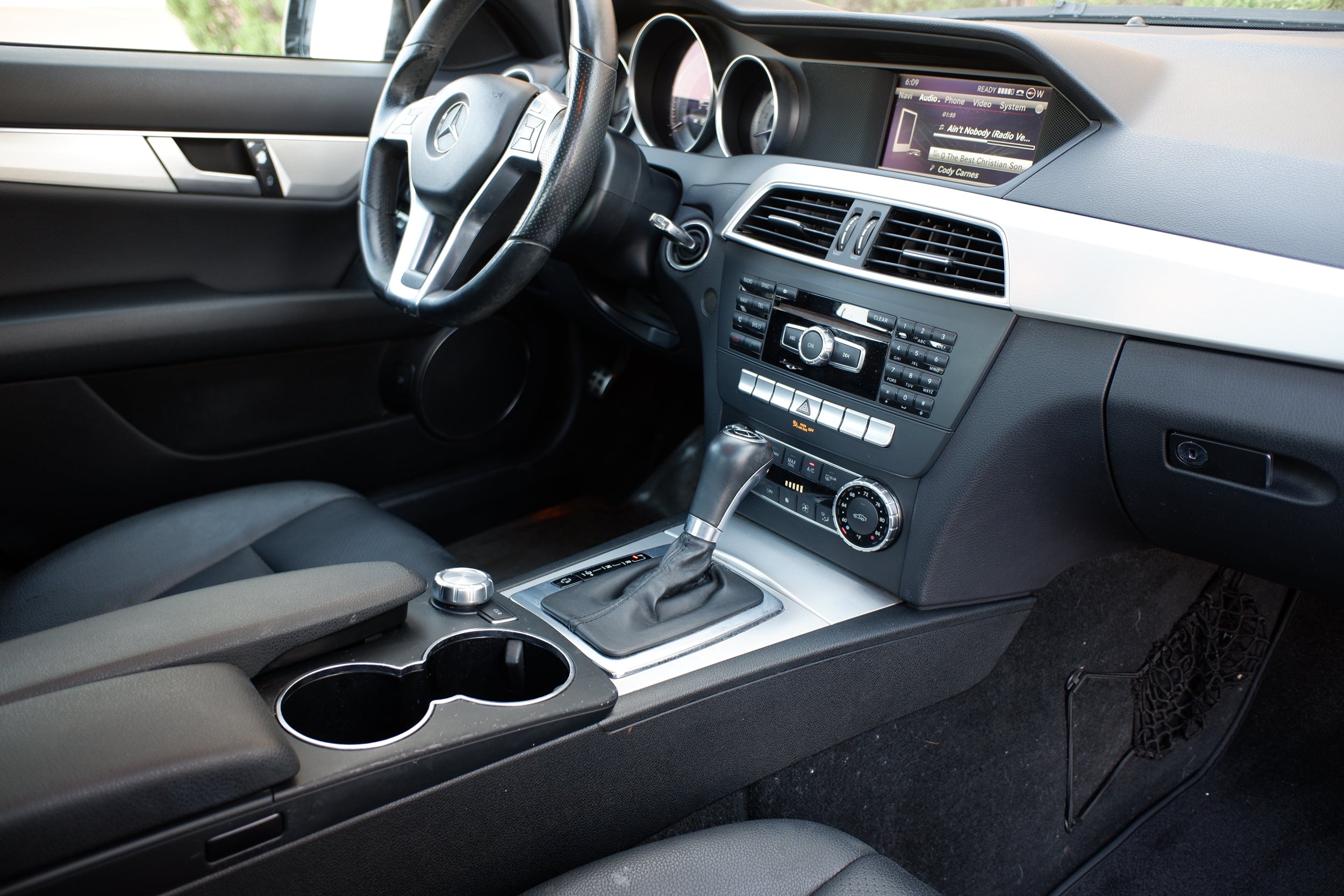 2013 Mercedes Benz C 250 photo 24