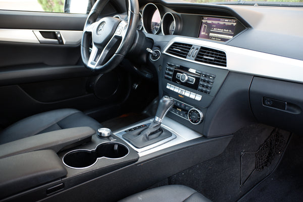 2013 Mercedes-Benz C250 w/ rear view camera