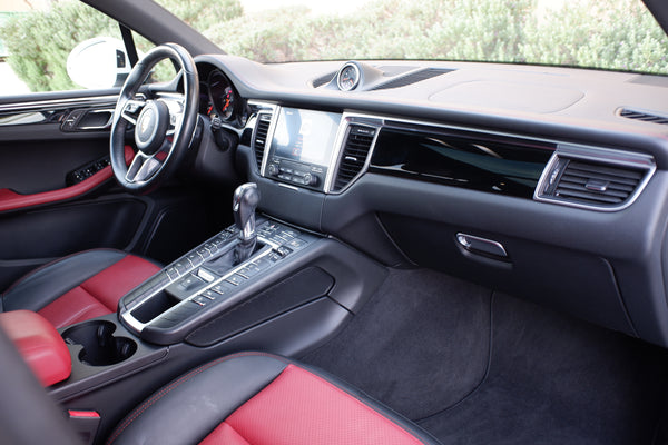 2018 Porsche Macan - White on Red