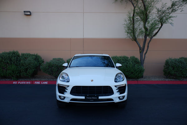 2018 Porsche Macan - White on Red