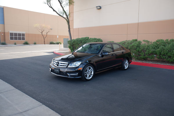 2013 Mercedes-Benz C250 w/ rear view camera