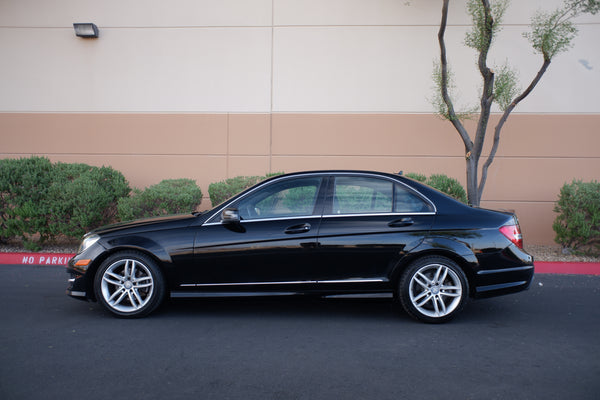 2013 Mercedes-Benz C250 w/ rear view camera