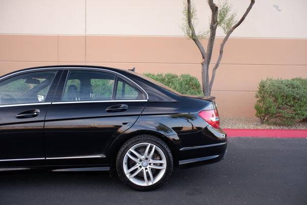 2013 Mercedes-Benz C250 w/ rear view camera