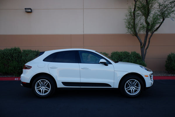 2018 Porsche Macan - White on Red