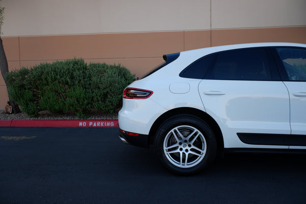 2018 Porsche Macan - White on Red