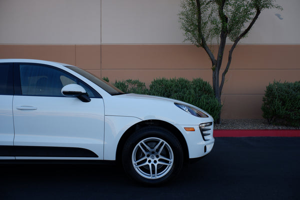 2018 Porsche Macan - White on Red