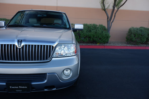 2004 Lincoln Navigator Luxury - 72k miles - AWD