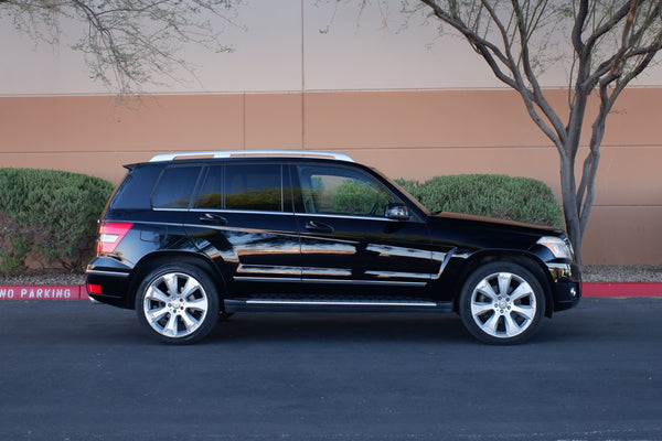 2010 Mercedes-Benz GLK350 4MATIC - Highly Equipped