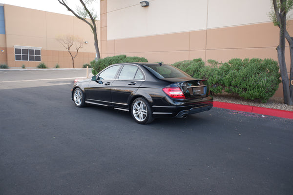 2013 Mercedes-Benz C250 w/ rear view camera