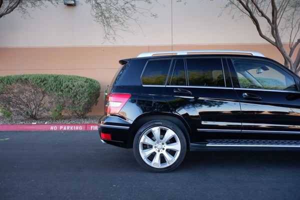 2010 Mercedes-Benz GLK350 4MATIC - Highly Equipped