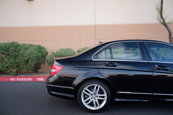 2013 Mercedes-Benz C250 w/ rear view camera