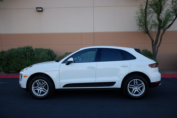 2018 Porsche Macan - White on Red