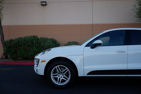 2018 Porsche Macan - White on Red