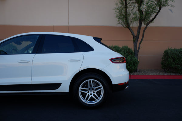 2018 Porsche Macan - White on Red