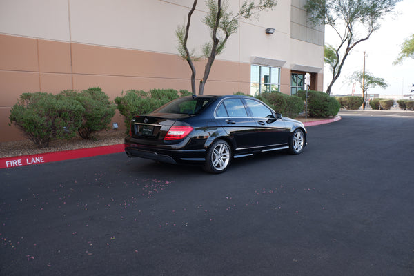 2013 Mercedes-Benz C250 w/ rear view camera