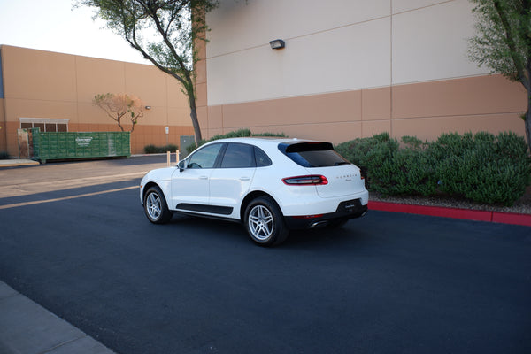 2018 Porsche Macan - White on Red