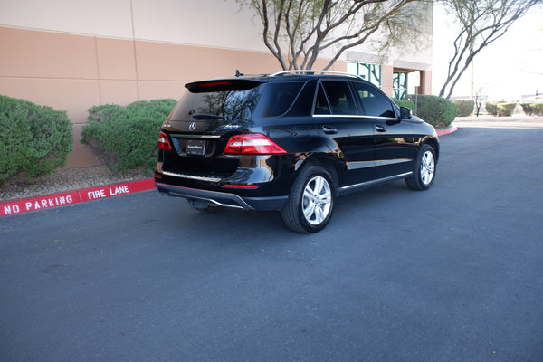 2012 Mercedes-Benz - ML350 4Matic - Highly Equipped