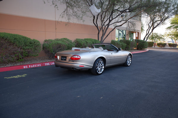 1998 Jaguar XK8 Cabriolet