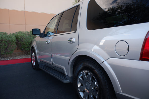 2004 Lincoln Navigator Luxury - 72k miles - AWD