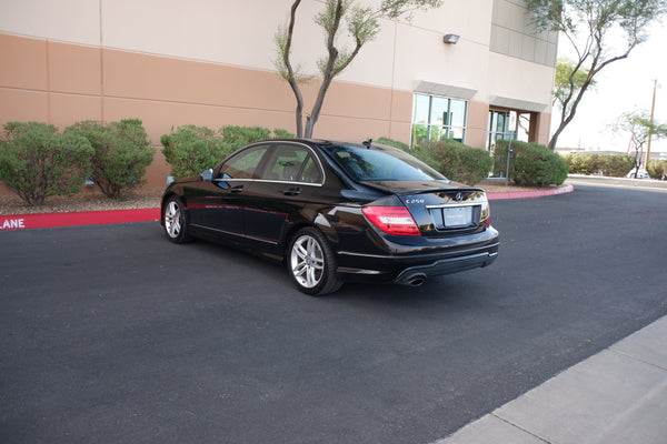 2013 Mercedes-Benz C250 w/ rear view camera