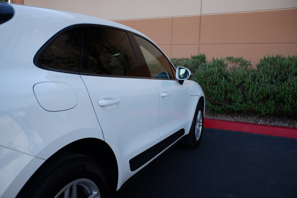 2018 Porsche Macan - White on Red