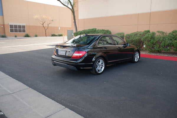 2013 Mercedes-Benz C250 w/ rear view camera