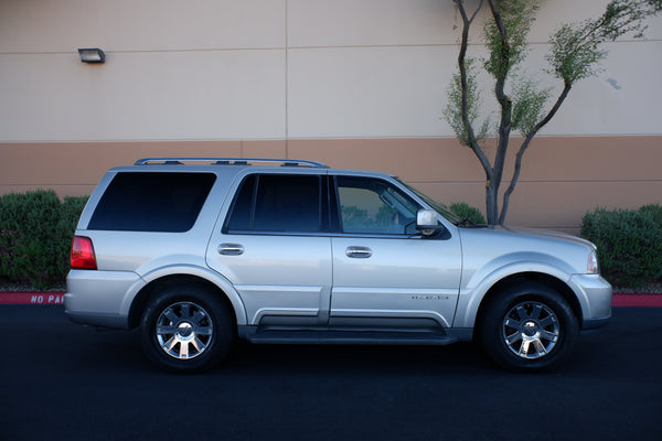 2004 Lincoln Navigator Luxury - 72k miles - AWD