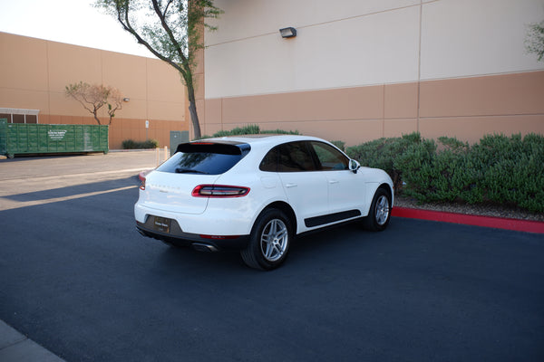 2018 Porsche Macan - White on Red