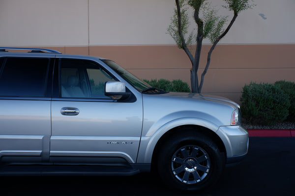 2004 Lincoln Navigator Luxury - 72k miles - AWD