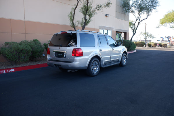 2004 Lincoln Navigator Luxury - 72k miles - AWD