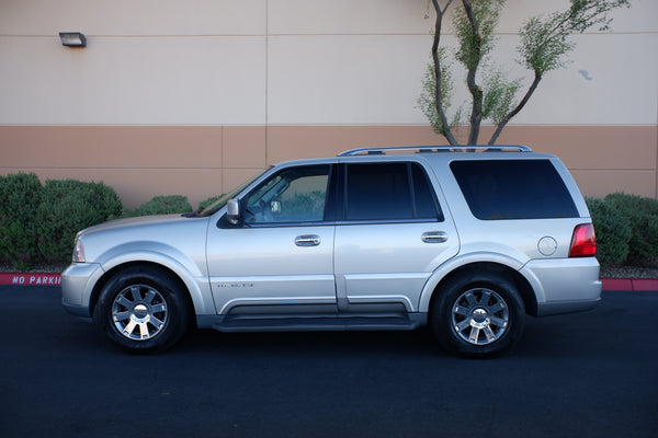 2004 Lincoln Navigator Luxury - 72k miles - AWD