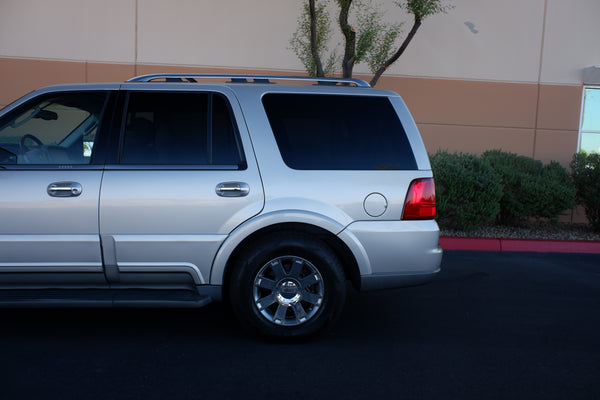 2004 Lincoln Navigator Luxury - 72k miles - AWD