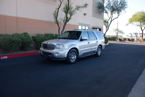 2004 Lincoln Navigator Luxury - 72k miles - AWD