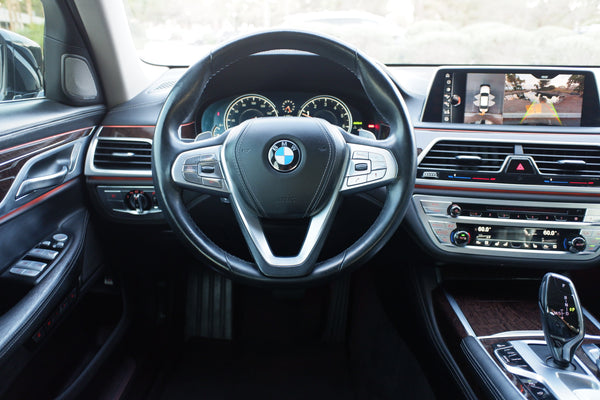 2017 BMW - 750i - Highly equipped